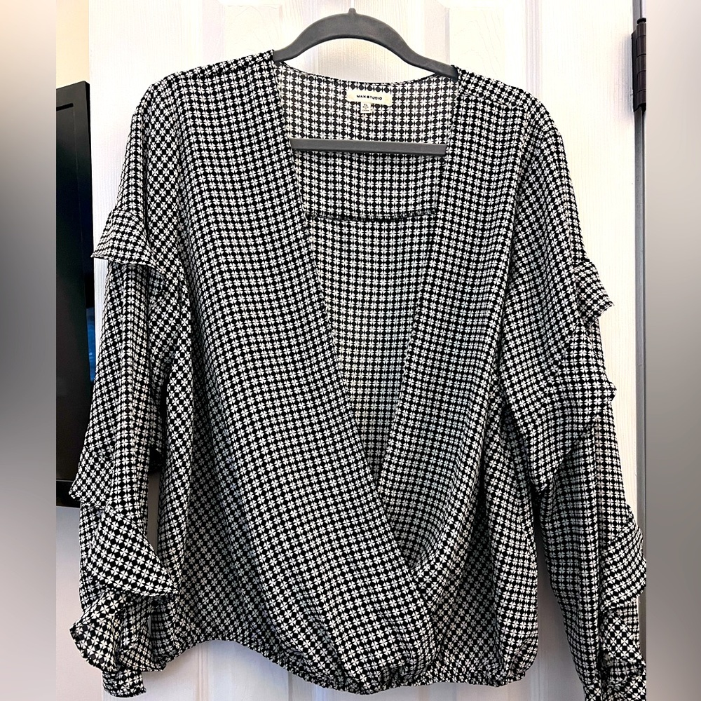 MAX STUDIO - Black & White Blouse - XL